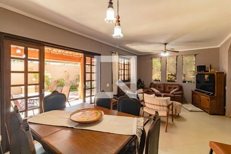 Sala de casa à venda com 3 quartos, 225m² em Vila da Saúde, São Paulo