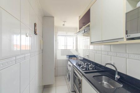 Cozinha e Área de Serviço de apartamento para alugar com 3 quartos, 58m² em Santa Quiteria, Curitiba