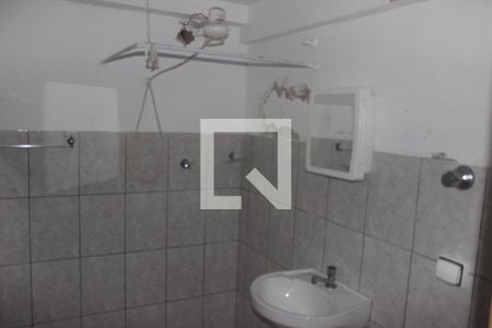 Banheiro de apartamento para alugar com 1 quarto, 42m² em Centro, São Vicente