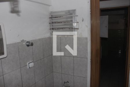 Banheiro de apartamento para alugar com 1 quarto, 42m² em Centro, São Vicente