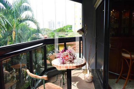 Sacada de apartamento à venda com 3 quartos, 165m² em Vila Clementino, São Paulo