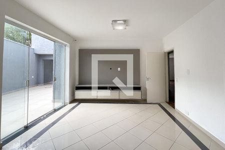 Sala de TV de casa à venda com 6 quartos, 297m² em Jardim Maria Adelaide, São Bernardo do Campo