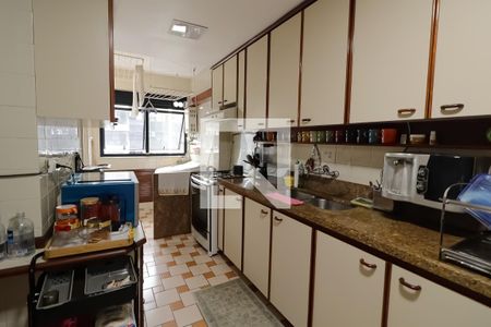 Cozinha de apartamento à venda com 4 quartos, 125m² em Barra da Tijuca, Rio de Janeiro