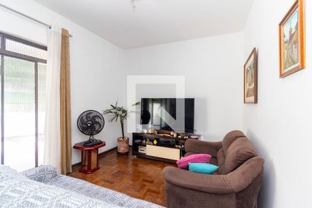 Casa 1 - Sala de casa à venda com 5 quartos, 400m² em Itaquera, São Paulo