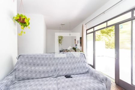 Casa 1 - Sala de casa à venda com 5 quartos, 400m² em Itaquera, São Paulo