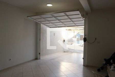 Garagem de casa à venda com 3 quartos, 250m² em Vila Dom Pedro Ii, São Paulo