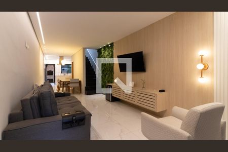 Sala de casa à venda com 3 quartos, 140m² em Vila Frugoli, São Paulo