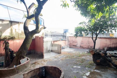 Quintal de casa à venda com 2 quartos, 200m² em Colorado, Contagem