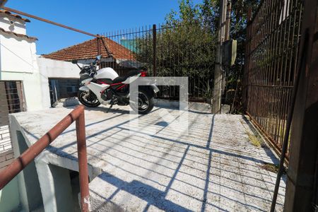 Garagem de casa à venda com 2 quartos, 110m² em Teresópolis, Porto Alegre