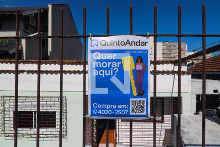 Plaquinha de casa à venda com 2 quartos, 110m² em Teresópolis, Porto Alegre
