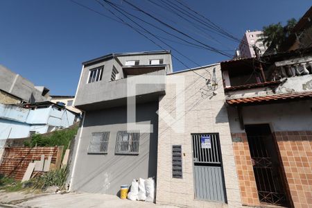 Fachada de casa para alugar com 2 quartos, 50m² em Penha de França, São Paulo