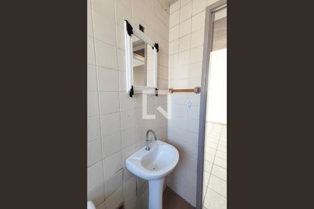 Banheiro de apartamento à venda com 2 quartos, 60m² em Scharlau, São Leopoldo
