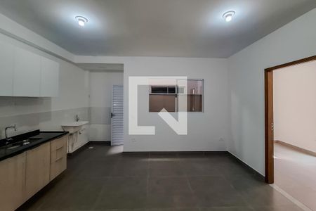 Sala / Cozinha de apartamento para alugar com 1 quarto, 31m² em Vila Firmiano Pinto, São Paulo