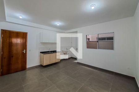 Sala / Cozinha de apartamento para alugar com 1 quarto, 31m² em Vila Firmiano Pinto, São Paulo
