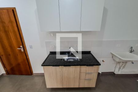 Sala / Cozinha de apartamento para alugar com 1 quarto, 31m² em Vila Firmiano Pinto, São Paulo