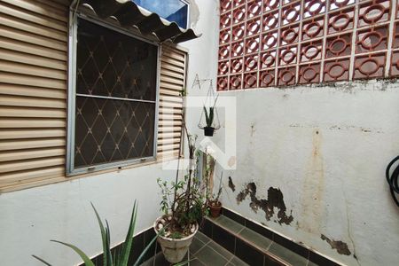 Área de Luz de casa à venda com 4 quartos, 209m² em Jardim Proença, Campinas