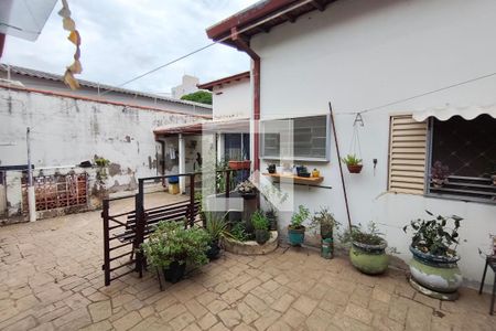 Quintal de casa à venda com 4 quartos, 209m² em Jardim Proença, Campinas