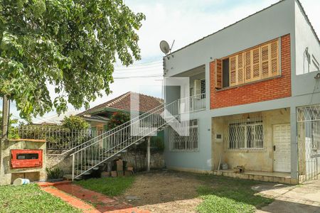 Fachada de casa à venda com 4 quartos, 210m² em Vila Ipiranga, Porto Alegre