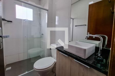 Banheiro de apartamento para alugar com 1 quarto, 30m² em Vila Firmiano Pinto, São Paulo