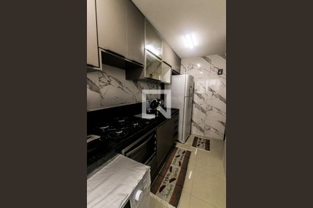 Cozinha de apartamento para alugar com 2 quartos, 59m² em Piatã, Salvador