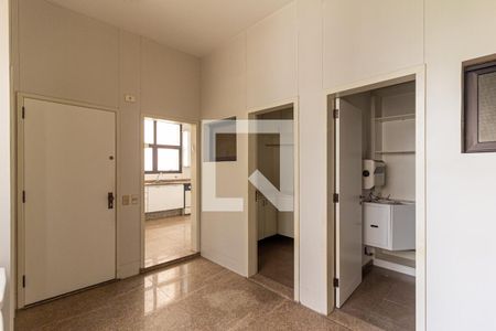 Área de Serviço de apartamento para alugar com 3 quartos, 280m² em Higienópolis, São Paulo