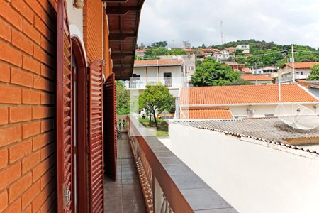 Varanda de casa à venda com 3 quartos, 300m² em Colina dos Pinheiros, Valinhos