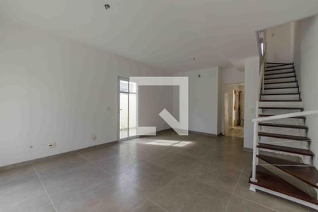 Sala de casa de condomínio à venda com 4 quartos, 158m² em Recreio dos Bandeirantes, Rio de Janeiro