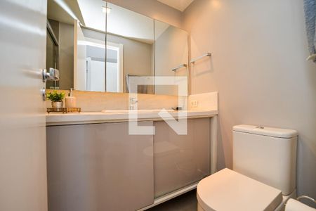 Banheiro Social de apartamento à venda com 2 quartos, 76m² em São Sebastião, Porto Alegre