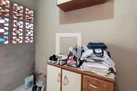 Quarto de Serviço de casa à venda com 2 quartos, 180m² em Jardim Itatiaia, Campinas