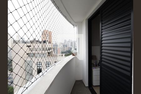 Varanda da suíte de apartamento para alugar com 1 quarto, 60m² em Vila Andrade, São Paulo