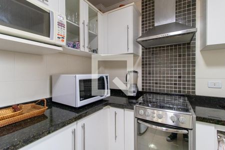 Cozinha - Armários de apartamento para alugar com 3 quartos, 76m² em Água Verde, Curitiba