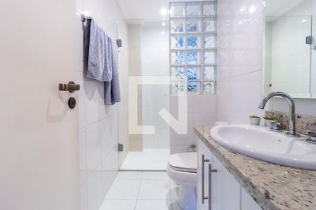 Banheiro Social de apartamento para alugar com 3 quartos, 76m² em Água Verde, Curitiba