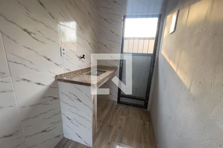 Cozinha de casa para alugar com 1 quarto, 48m² em Vila Urussai, Duque de Caxias