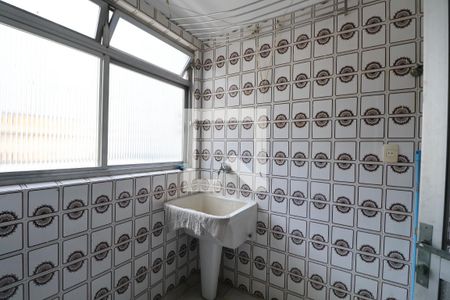 Área de Serviço de apartamento para alugar com 4 quartos, 135m² em Vila Maia, Guarujá