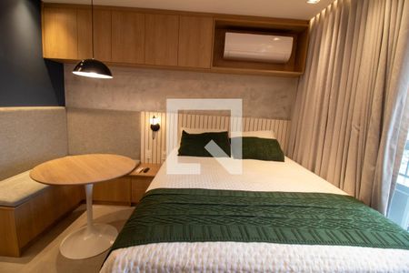 Sala / Quarto - Studio de kitnet/studio para alugar com 1 quarto, 27m² em Santo Amaro, São Paulo