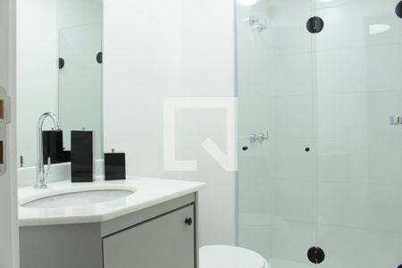 Banheiro de kitnet/studio à venda com 1 quarto, 26m² em República, São Paulo