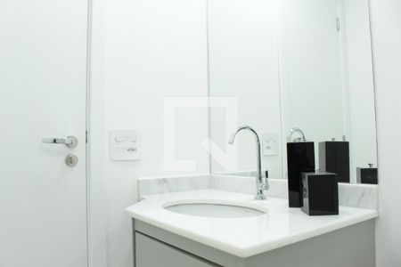 Banheiro de kitnet/studio à venda com 1 quarto, 26m² em República, São Paulo