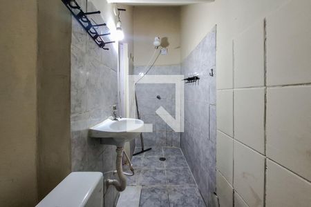 Banheiro de kitnet/studio para alugar com 1 quarto, 25m² em Vila Clementino, São Paulo
