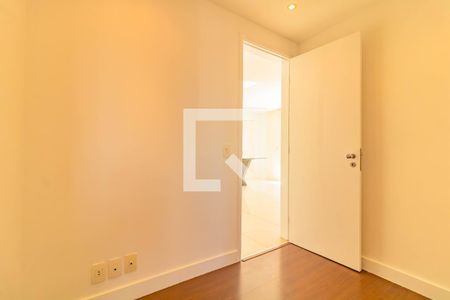 Corredor de apartamento para alugar com 2 quartos, 104m² em Bosque da Saúde, São Paulo