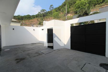 Garagem de casa de condomínio à venda com 2 quartos, 160m² em Taquara, Rio de Janeiro