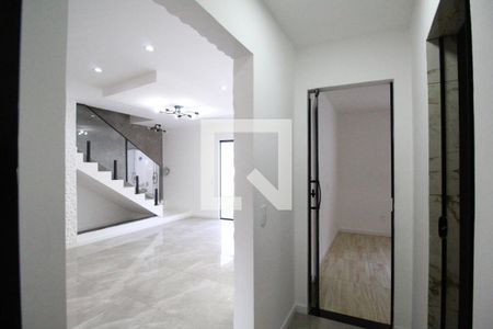 Sala - Corredor de casa de condomínio para alugar com 2 quartos, 160m² em Taquara, Rio de Janeiro