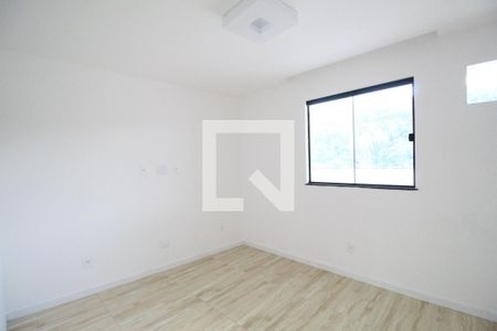 Quarto 1 de casa de condomínio para alugar com 2 quartos, 160m² em Taquara, Rio de Janeiro