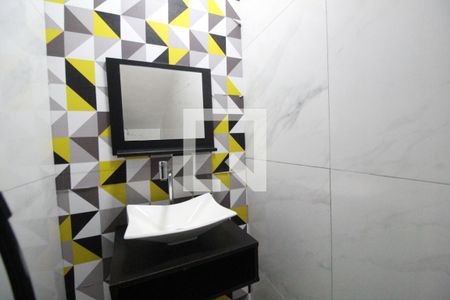 Lavabo de casa de condomínio para alugar com 2 quartos, 160m² em Taquara, Rio de Janeiro