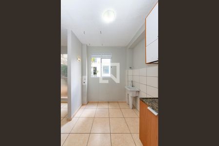 Cozinha de apartamento para alugar com 2 quartos, 58m² em Chacaras Reunidas Santa Terezinha, Contagem