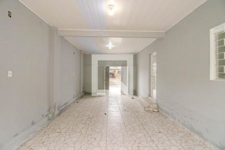 Garagem de casa à venda com 2 quartos, 330m² em Sarandi, Porto Alegre