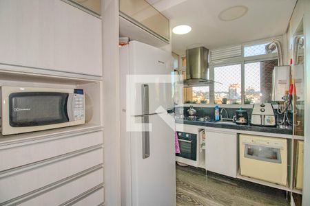 Cozinha e Área de Serviço de apartamento à venda com 3 quartos, 97m² em Rio Branco, Porto Alegre