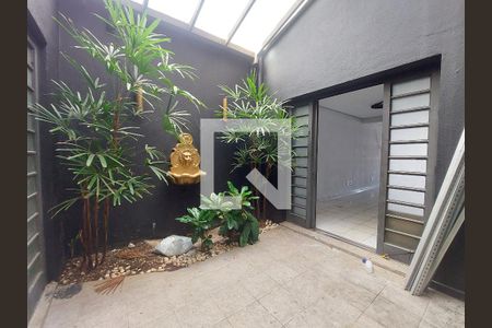 Área Externa de casa à venda com 5 quartos, 230m² em Indianópolis, São Paulo
