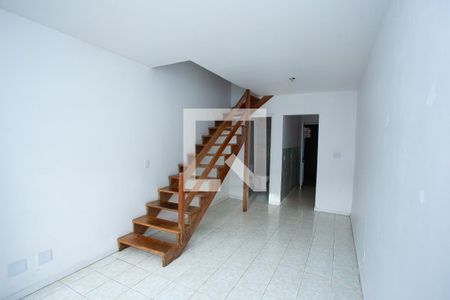 Sala de casa de condomínio para alugar com 2 quartos, 80m² em Rio Branco, Canoas