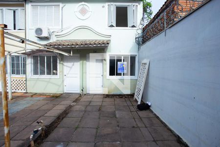 Fachada de casa de condomínio para alugar com 2 quartos, 80m² em Rio Branco, Canoas
