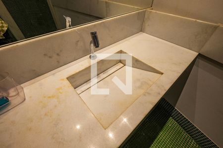 Banheiro de apartamento para alugar com 2 quartos, 68m² em Pinheiros, São Paulo